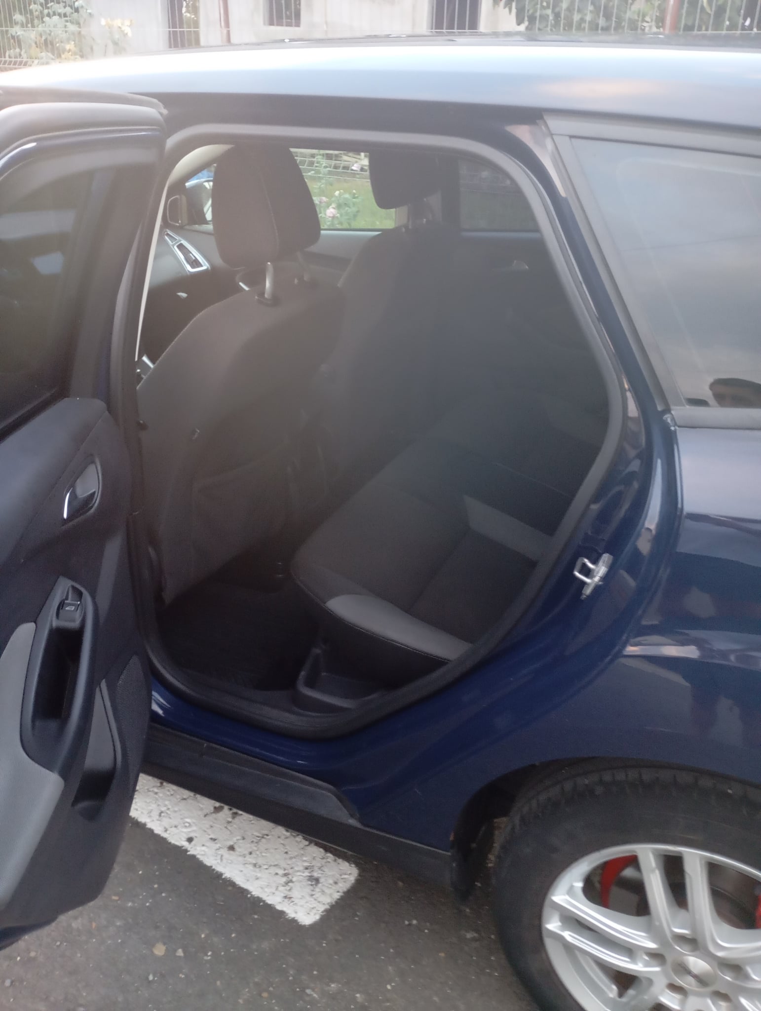 FORD Focus 2011 — imagine 9