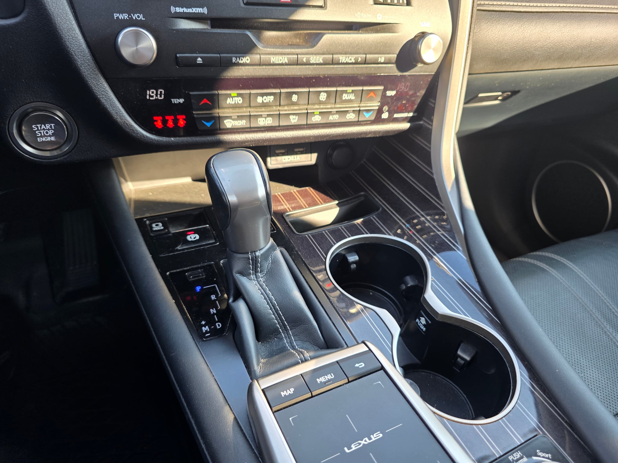 LEXUS RX 2022 — imagine 11