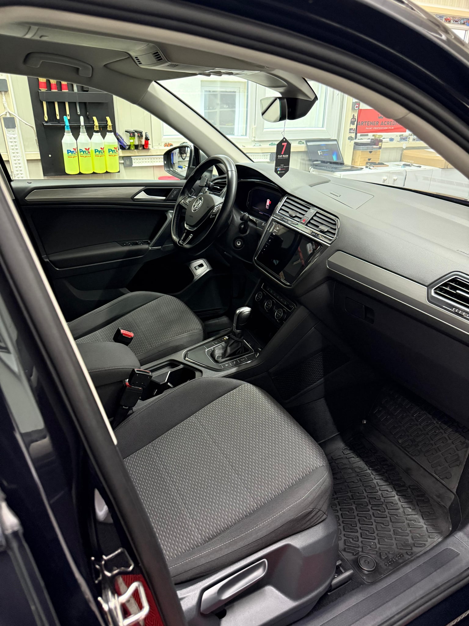 VOLKSWAGEN Tiguan 2019 — imagine 41