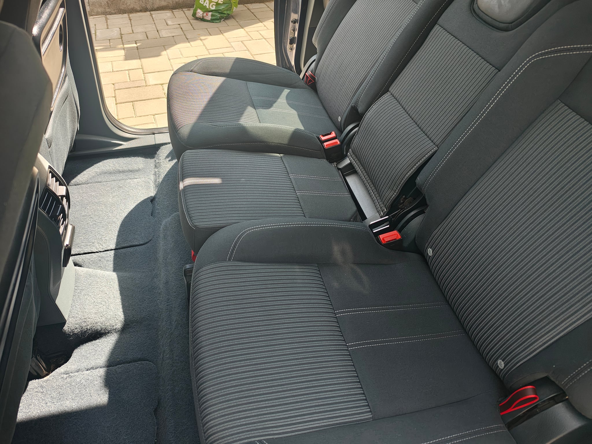 FORD Grand C-MAX 2011 — imagine 9