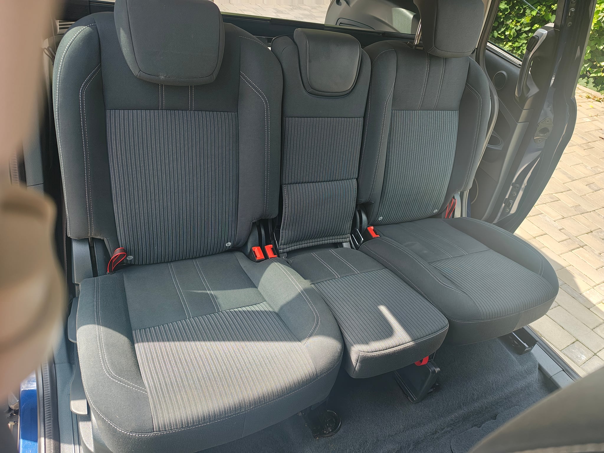 FORD Grand C-MAX 2011 — imagine 11