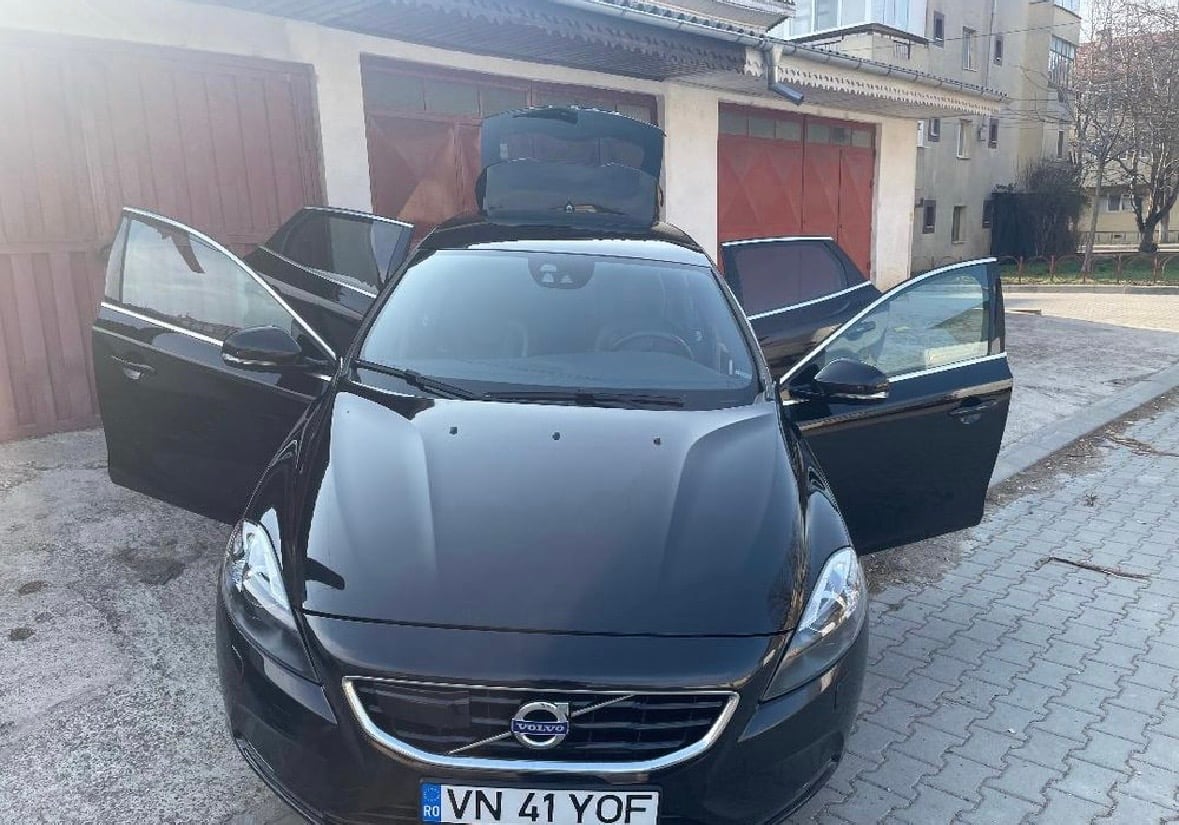 VOLVO V40 2016 — imagine 3