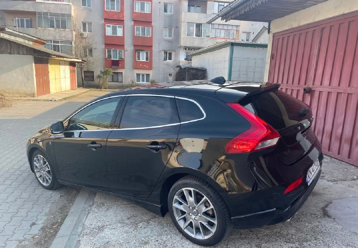 VOLVO V40 2016 — imagine 2