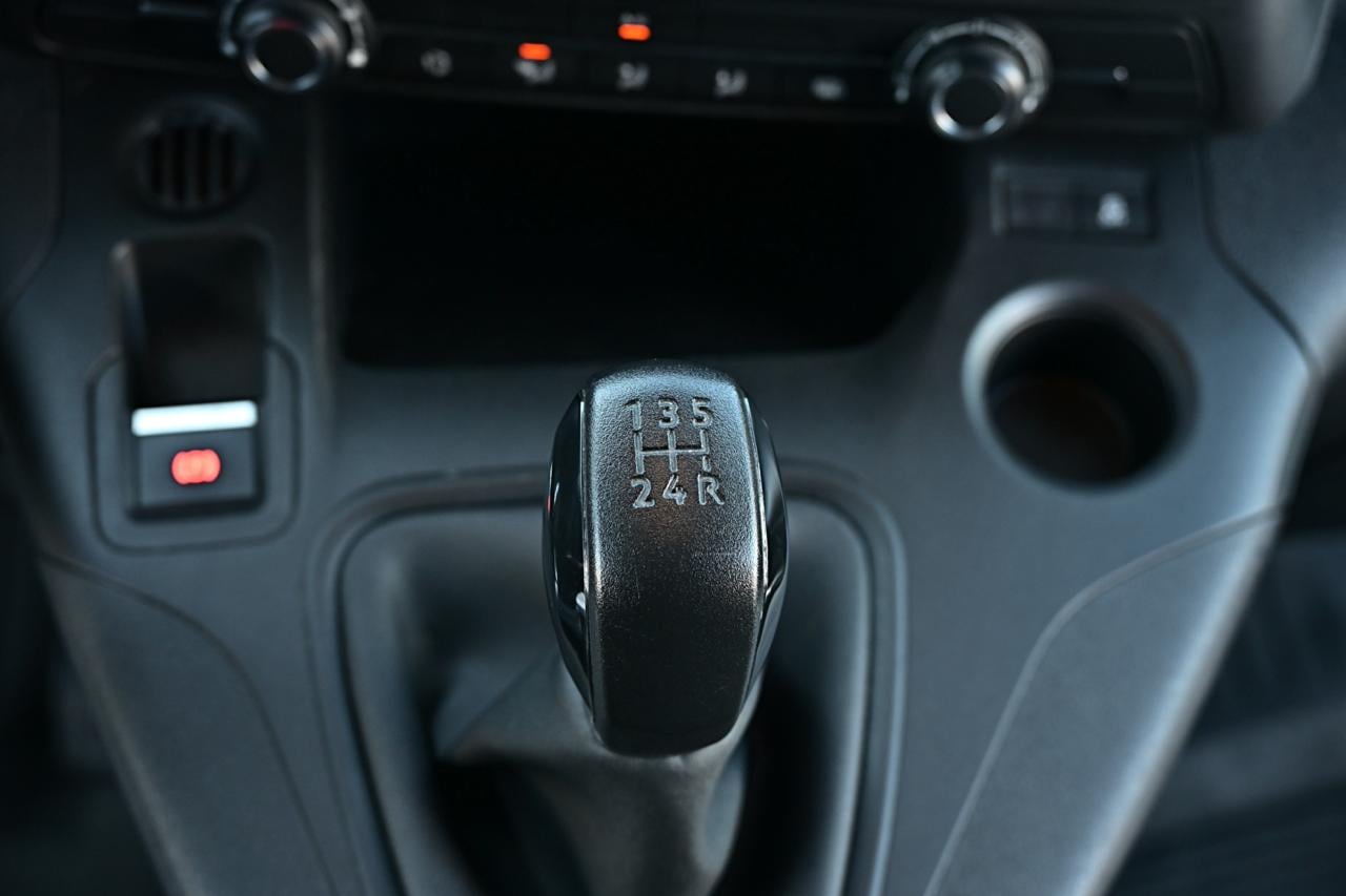 PEUGEOT Partner 2019 — imagine 21