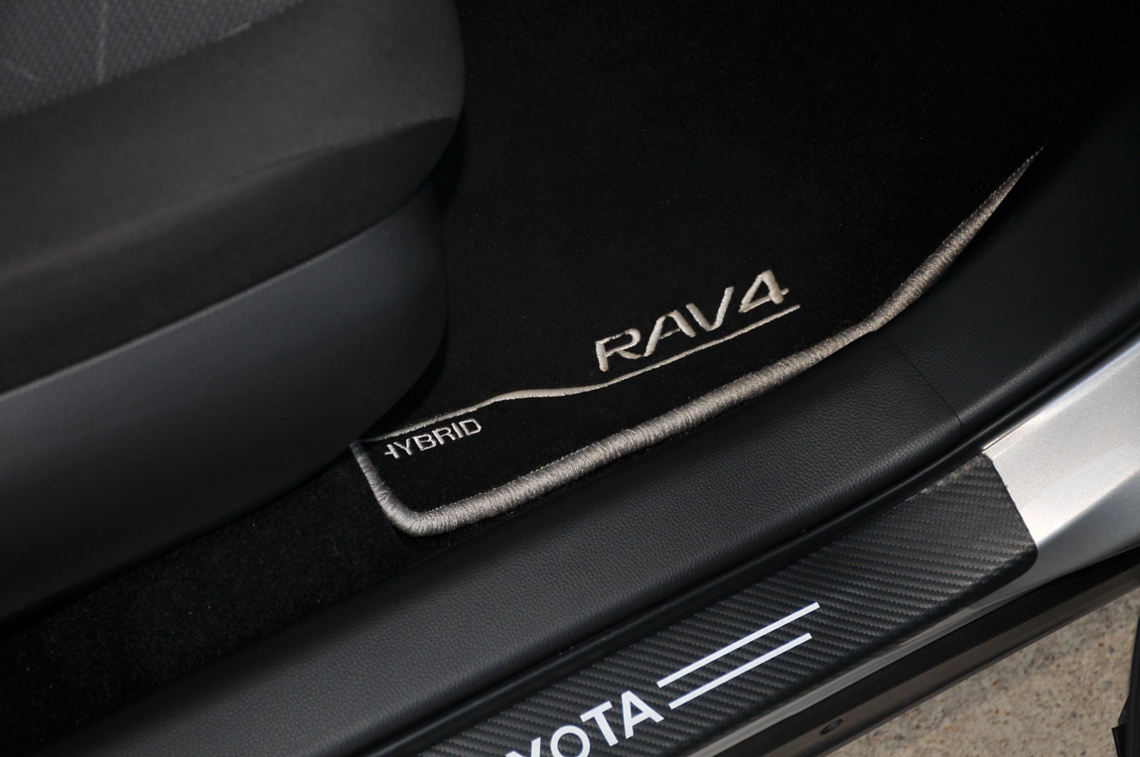 TOYOTA RAV4 2024 — imagine 14
