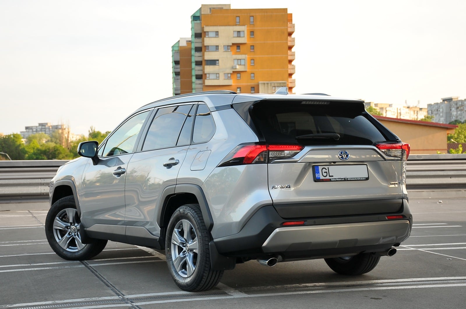 TOYOTA RAV4 2024 — imagine 5