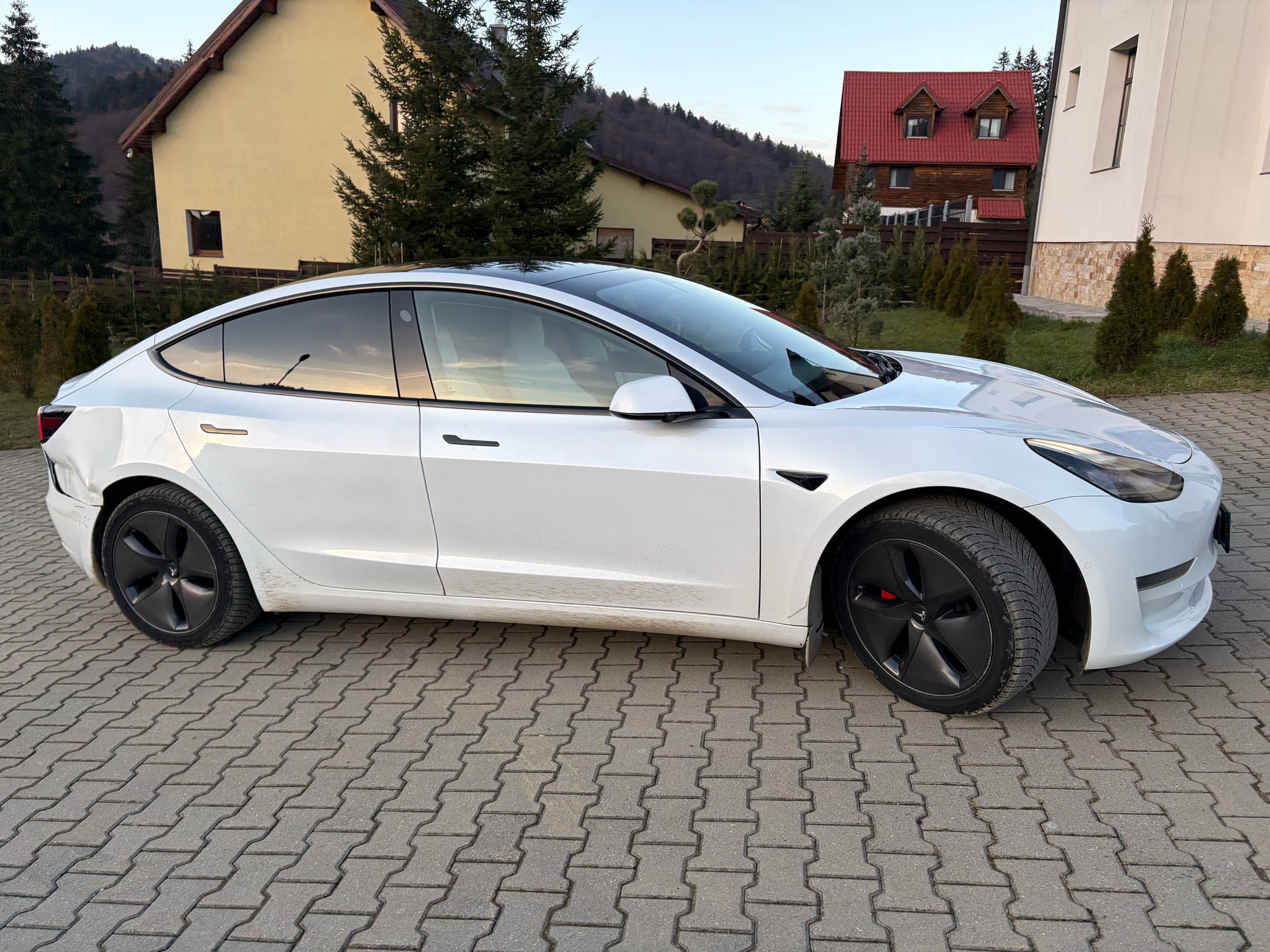 TESLA Model 3 2020 — imagine 9