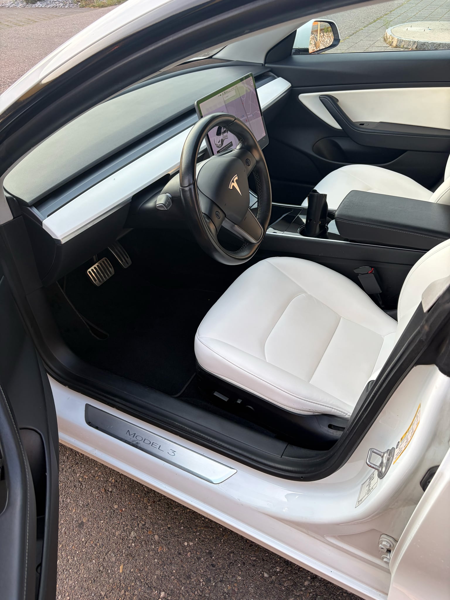 TESLA Model 3 2020 — imagine 4