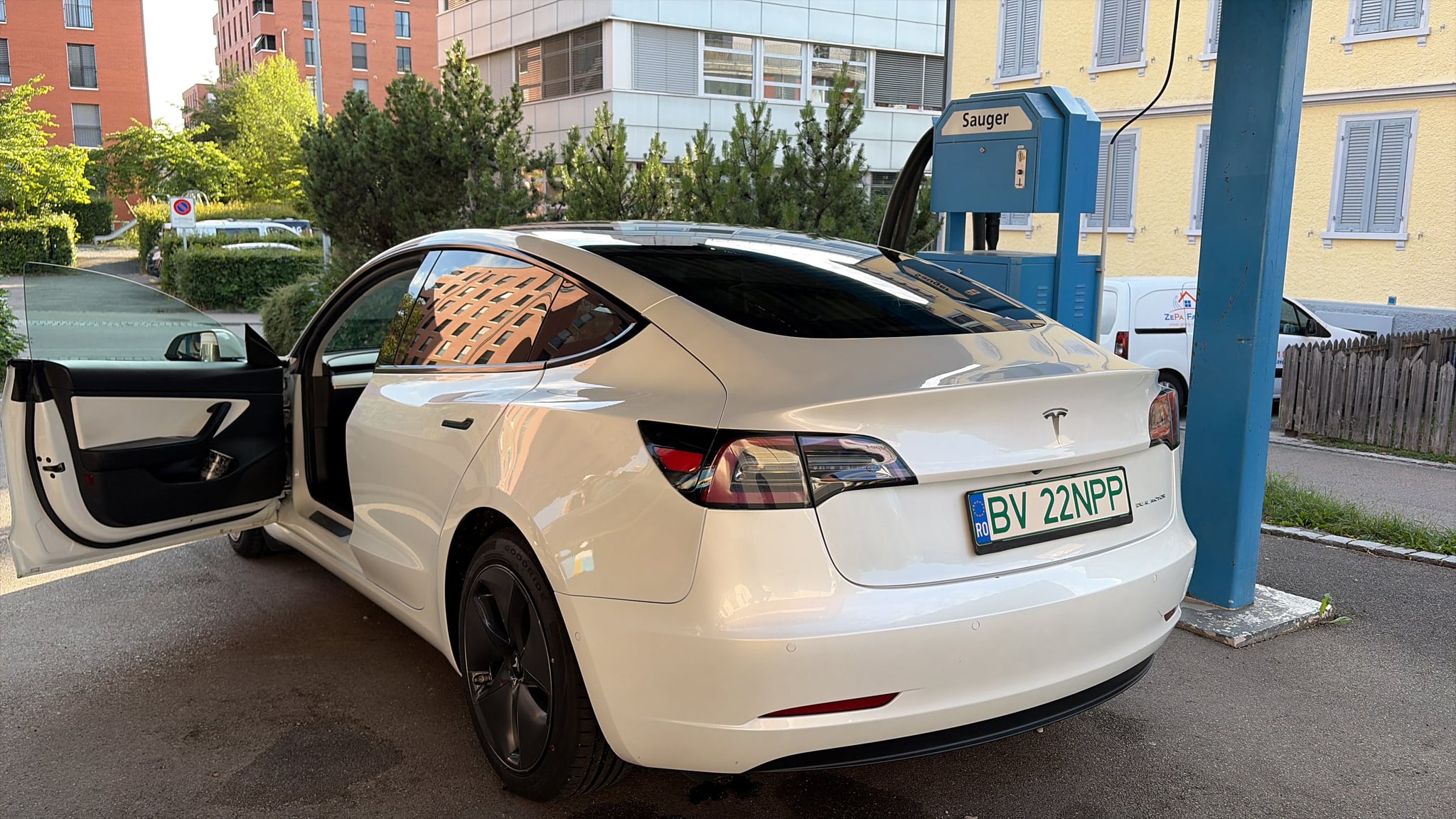 TESLA Model 3 2020 — imagine 8