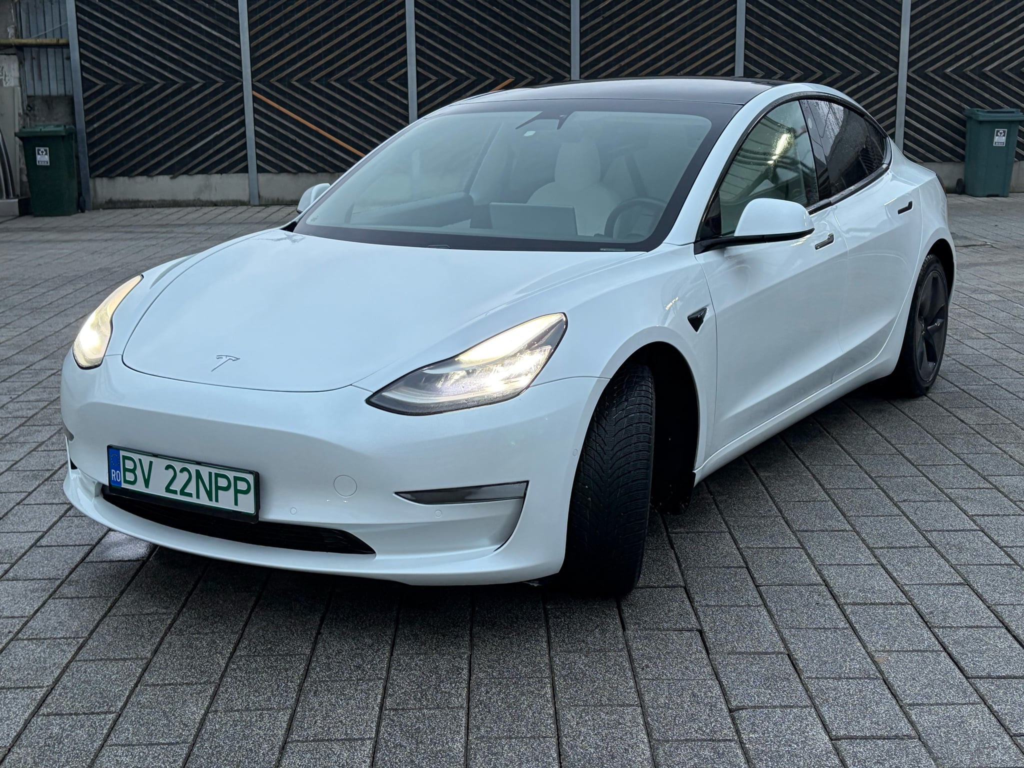 TESLA Model 3 2020 — imagine 12