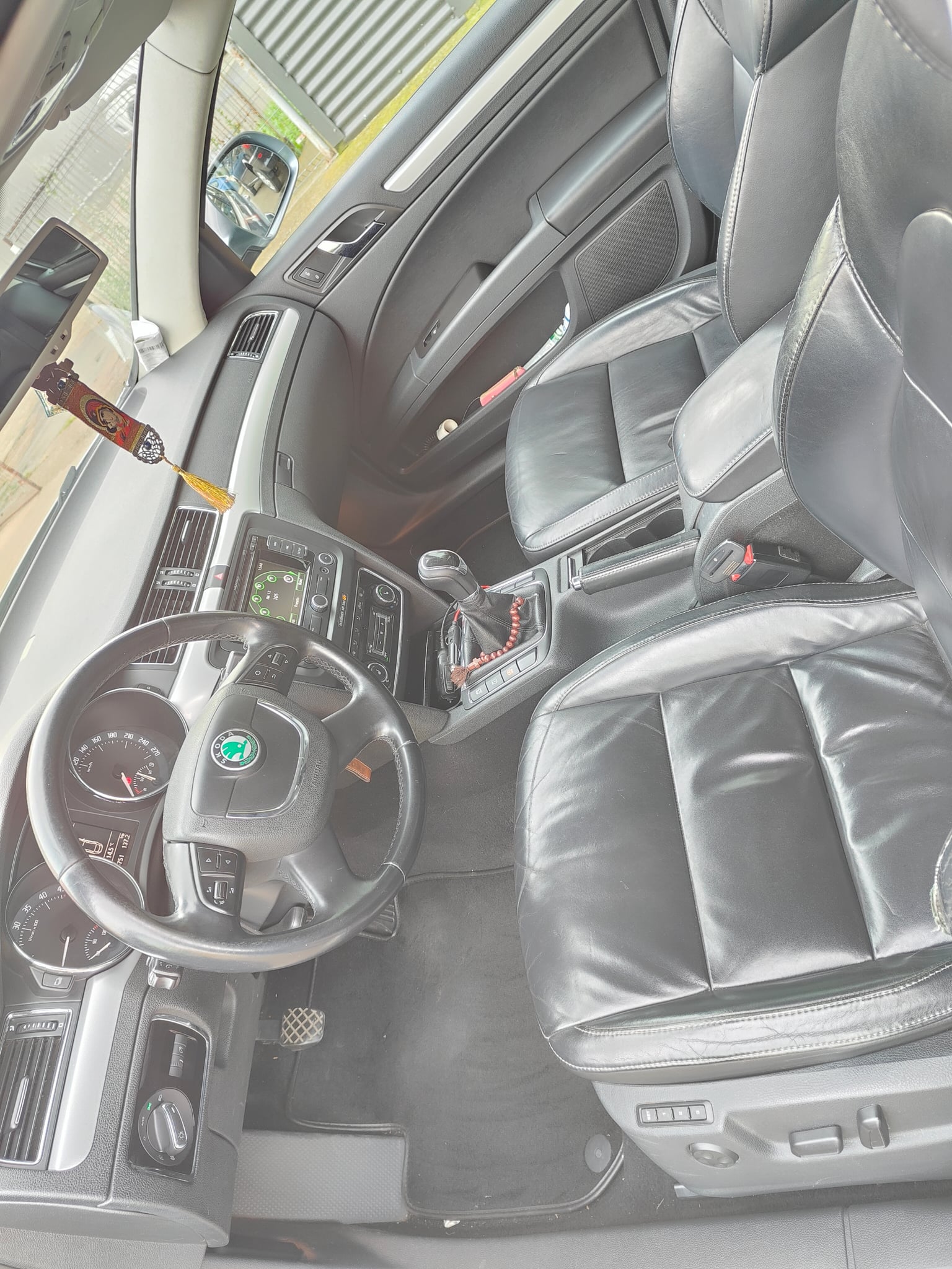 SKODA Superb 2011 — imagine 3