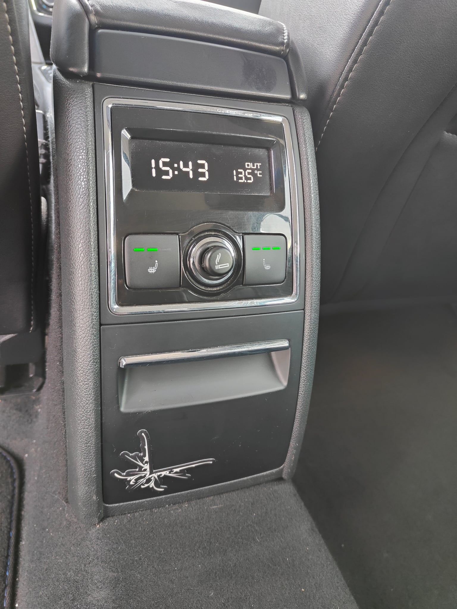 SKODA Superb 2011 — imagine 6