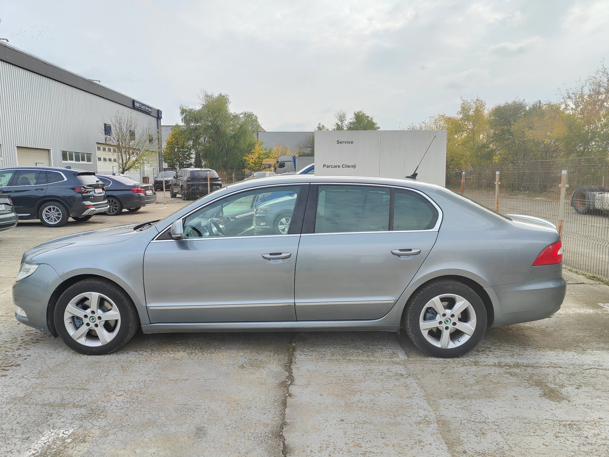 SKODA Superb 2011 — imagine 9