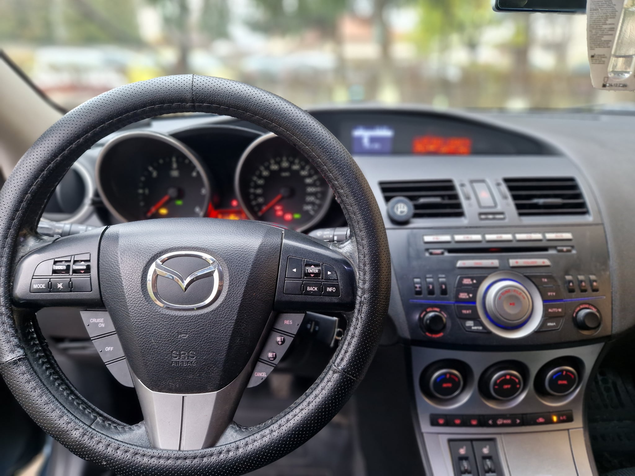 MAZDA 3 2011 — imagine 11
