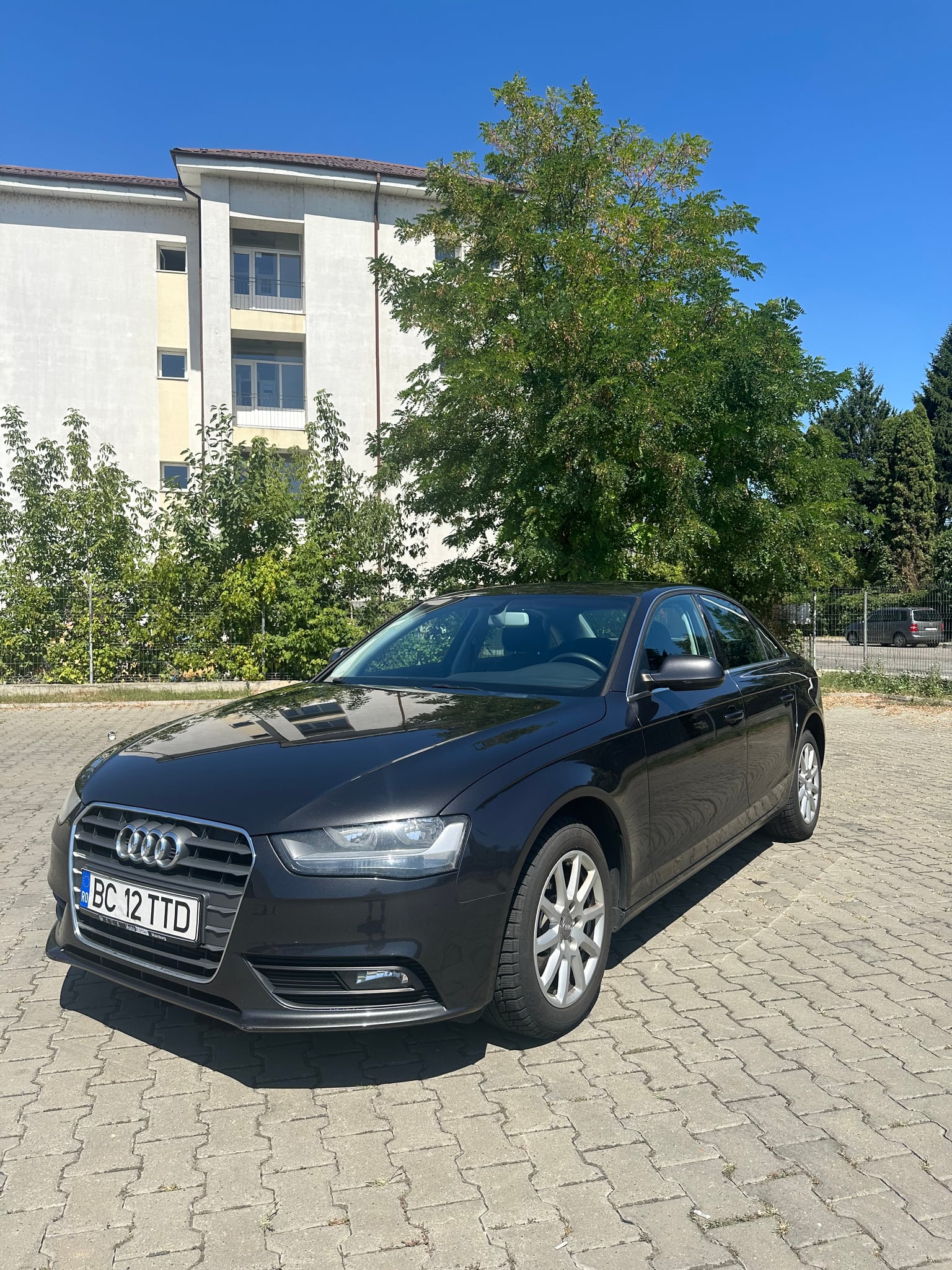 AUDI A4 2012 — imagine 1
