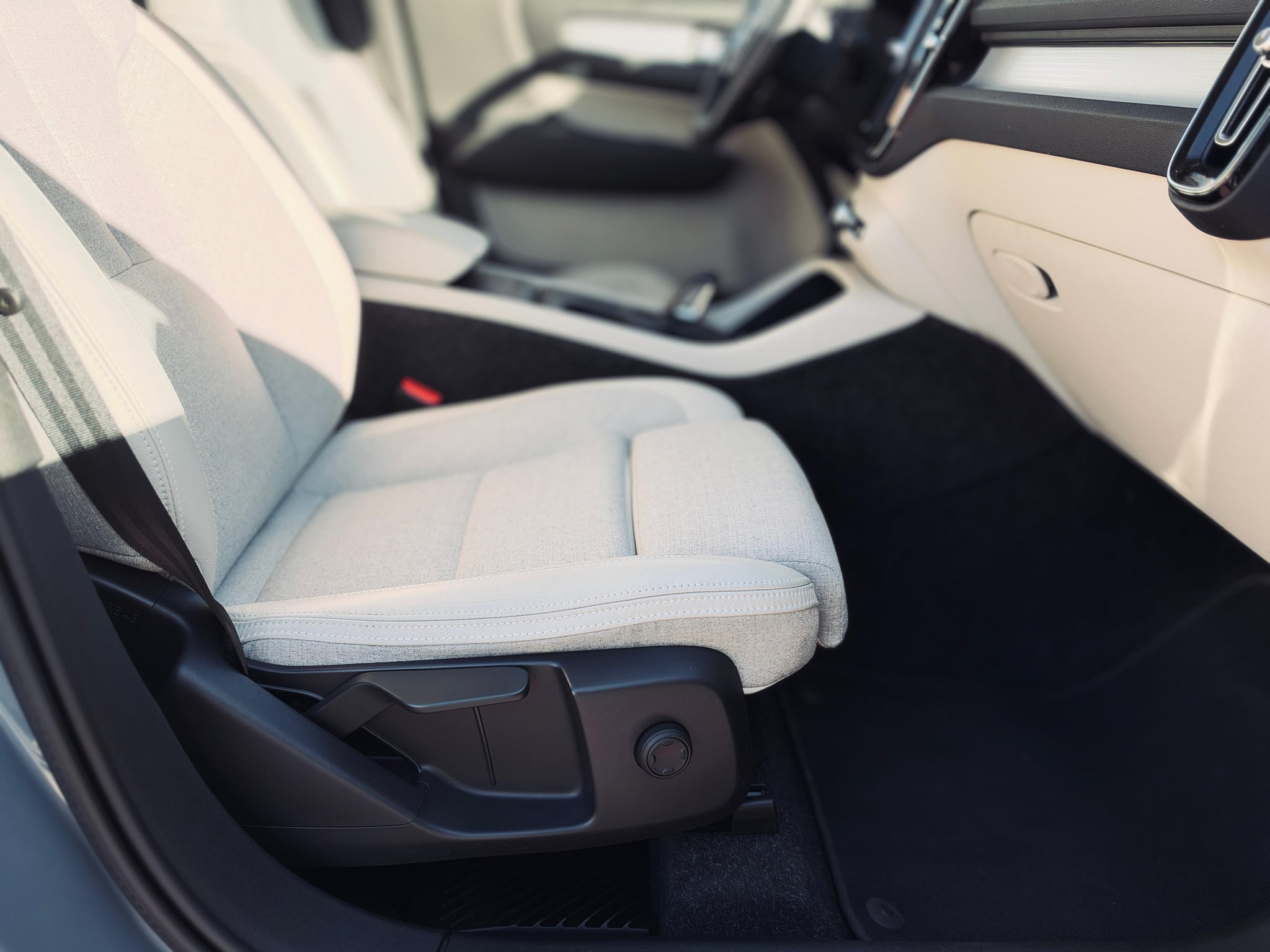 VOLVO XC40 2019 — imagine 9