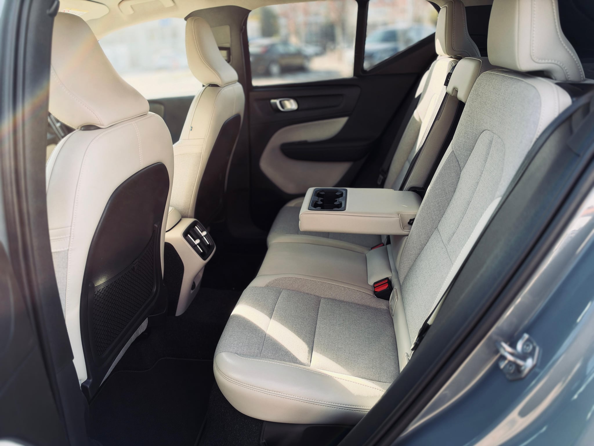 VOLVO XC40 2019 — imagine 10