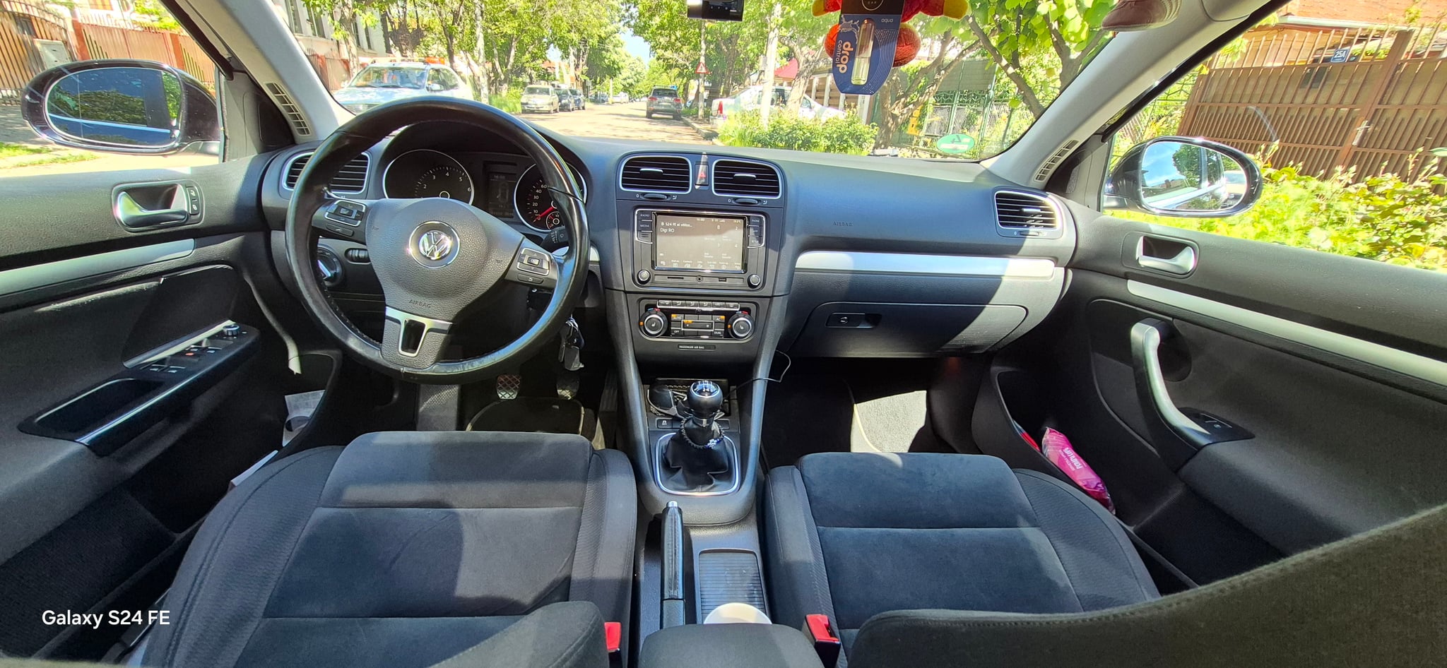 VOLKSWAGEN Golf 2010 — imagine 6