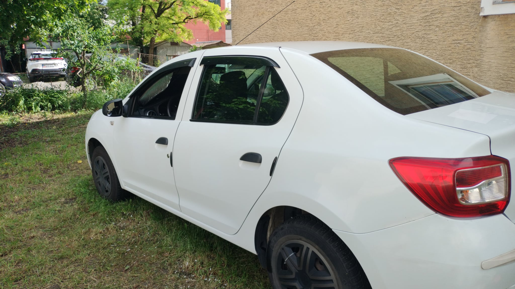 DACIA Logan 2015 — imagine 1