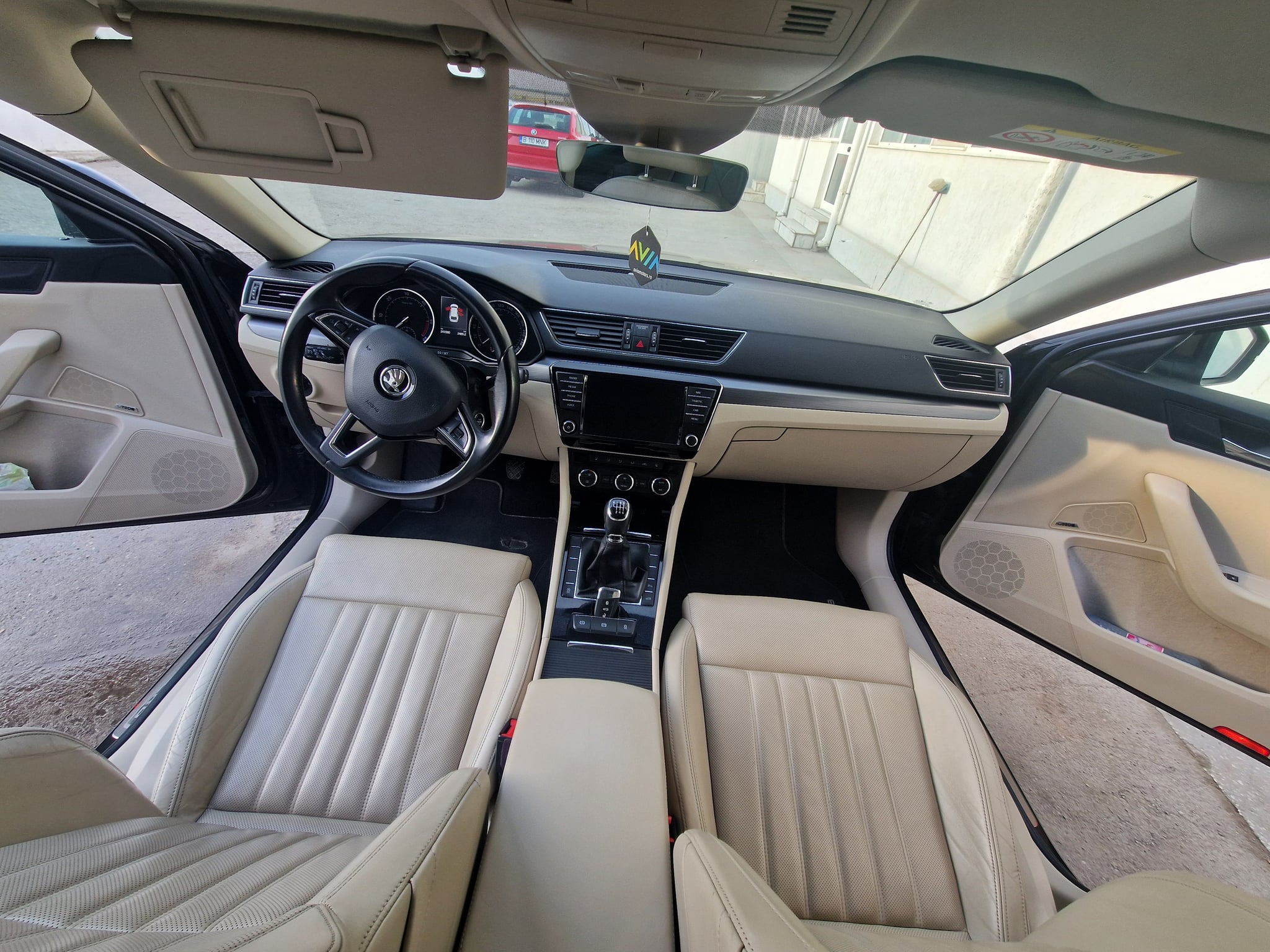 SKODA Superb 2017 — imagine 5