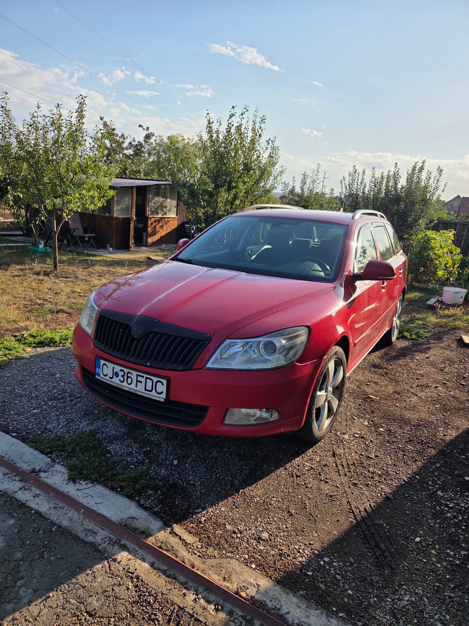 SKODA Octavia 2012 — imagine 1
