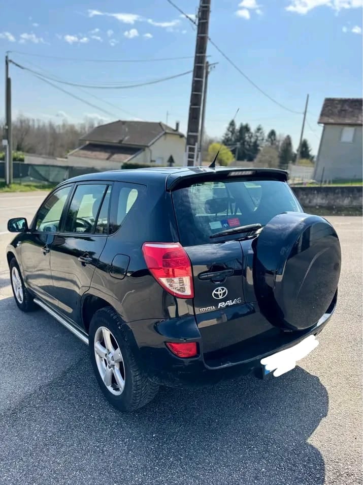 TOYOTA RAV4 2020 — imagine 3